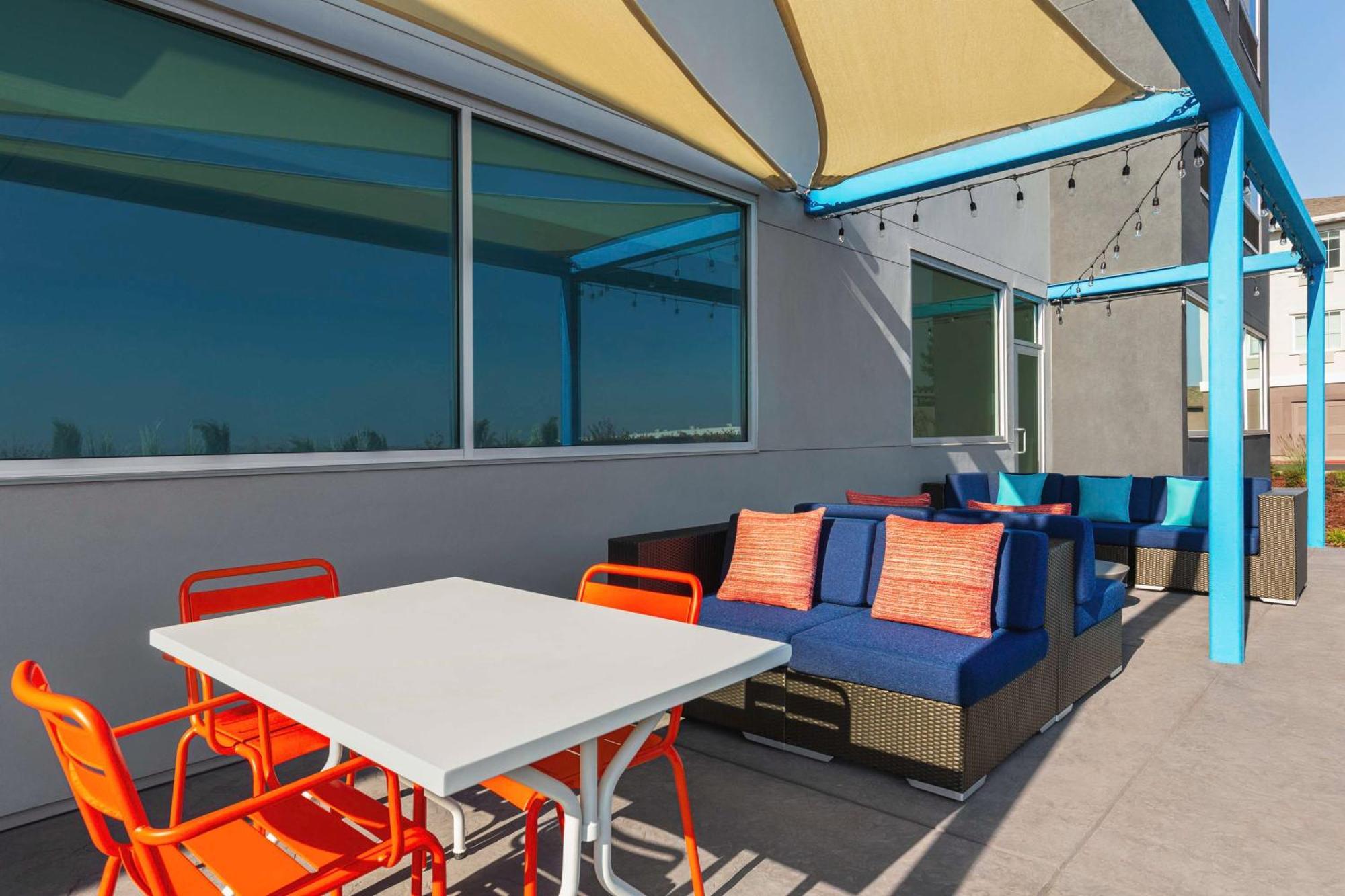 Tru By Hilton Lodi Hotel Exterior photo